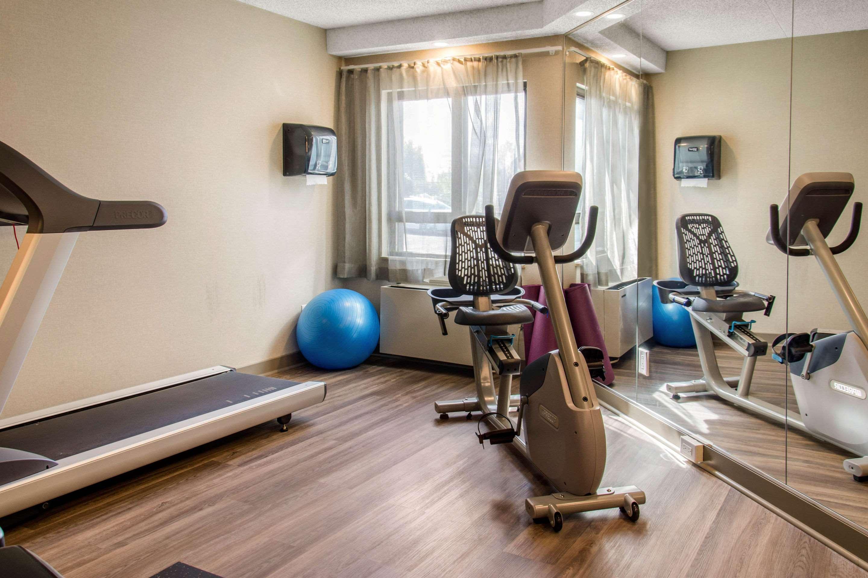 Comfort Inn Aeroport Dorval Exterior foto